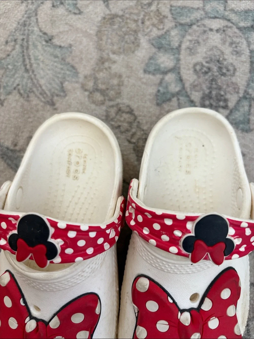 Minnie Mouse CROCS